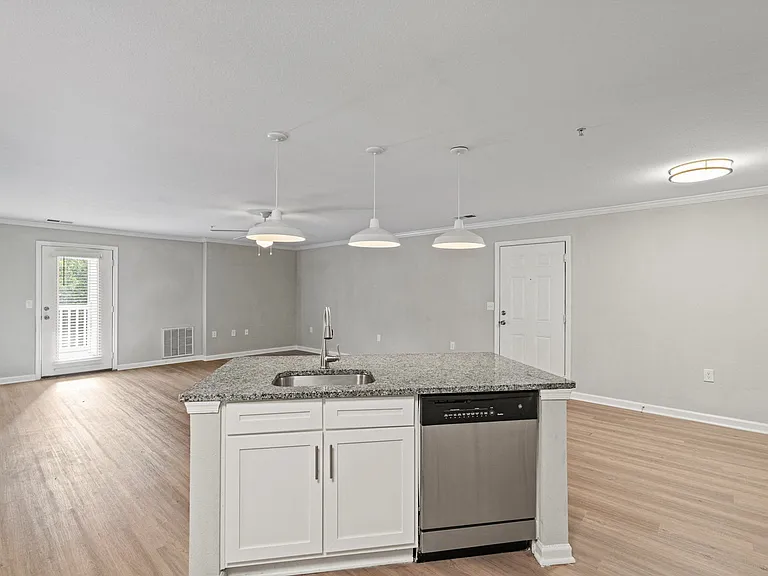 SomerHill Farms Apartments — Photo 3