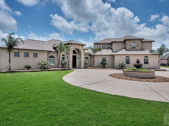 3rd image of 7026 Oak View Dr