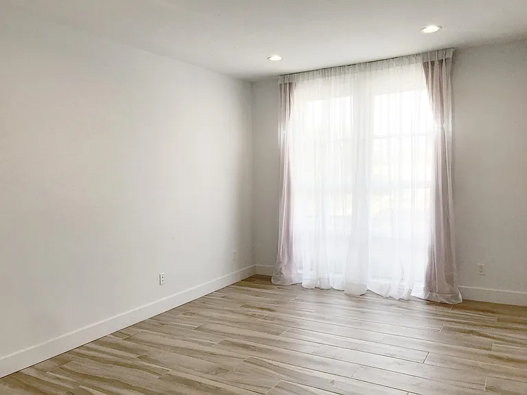 Second Master bedroom with private en-suite bathroom