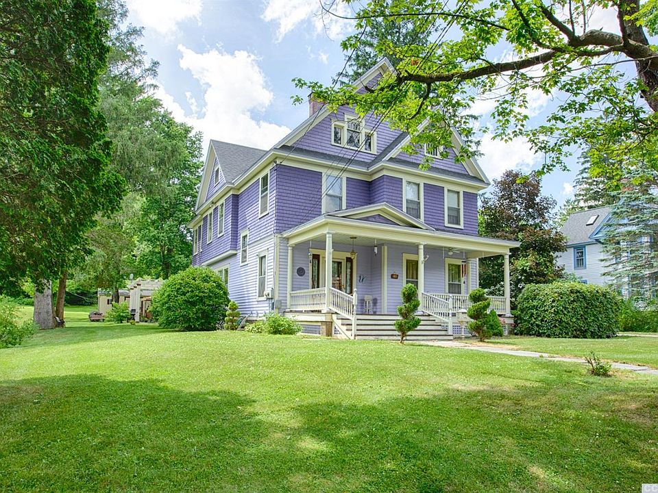 1st image of 141 Leonard St