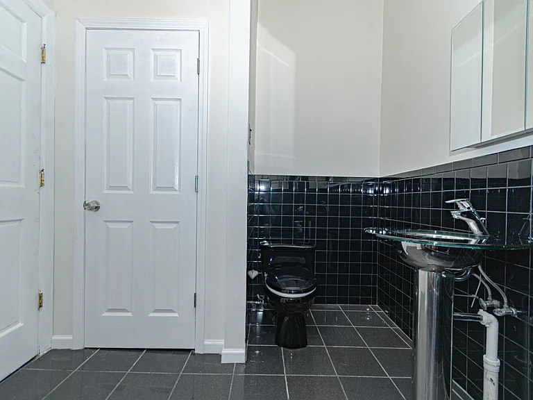 1024 N Western Ave #2 — Photo 17