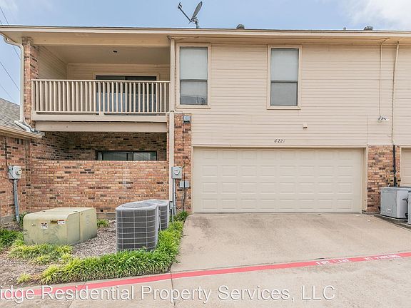 3rd image of 6221 Bellaire Dr S