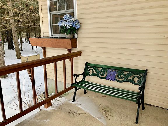 3rd image of 9198 Forest Pines Dr