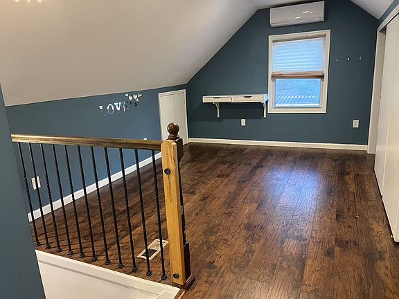 5th image of 414 Clawson St