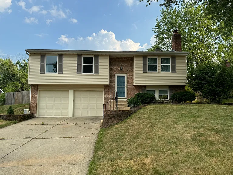 115 Heston Dr — Photo 1