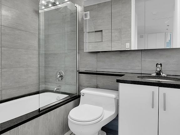 5th image of 300 E 62nd St APT 2101