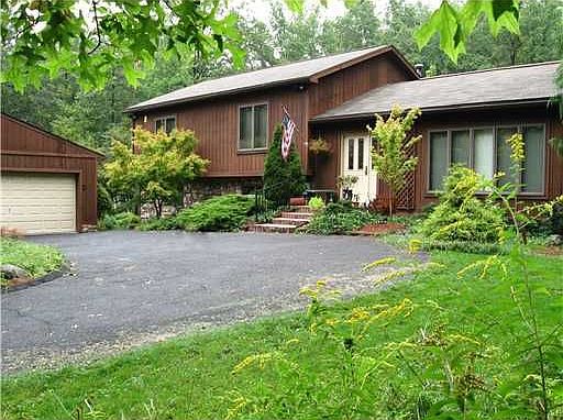 1st image of 11 Oak Hill Dr