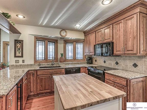 4th image of 12219 Binney St