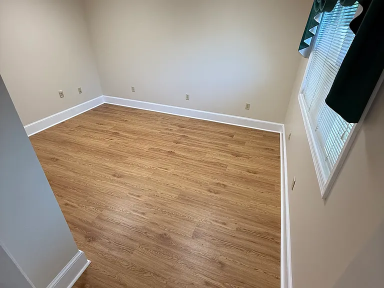 5027 E Trindle Rd — Photo 8
