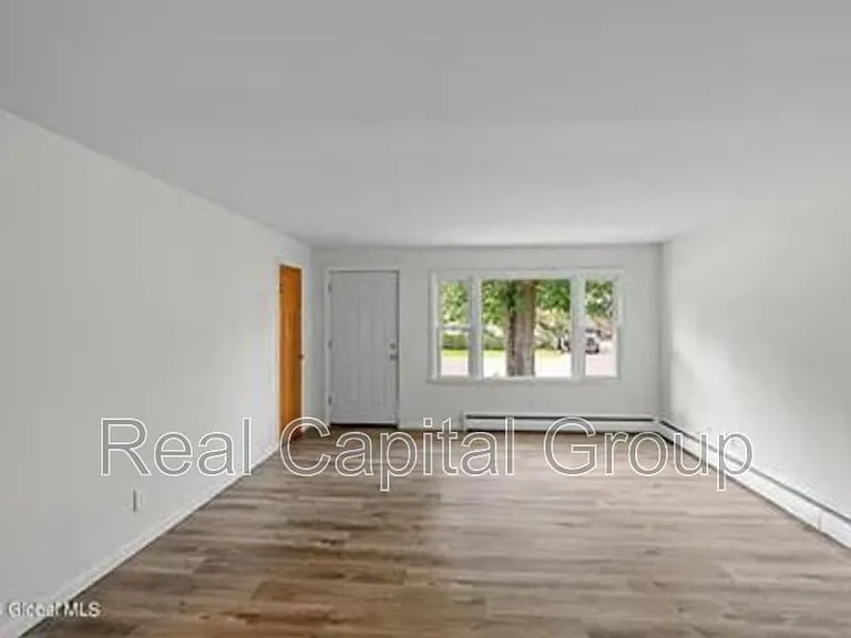 309 Harlem St #2 — Photo 14