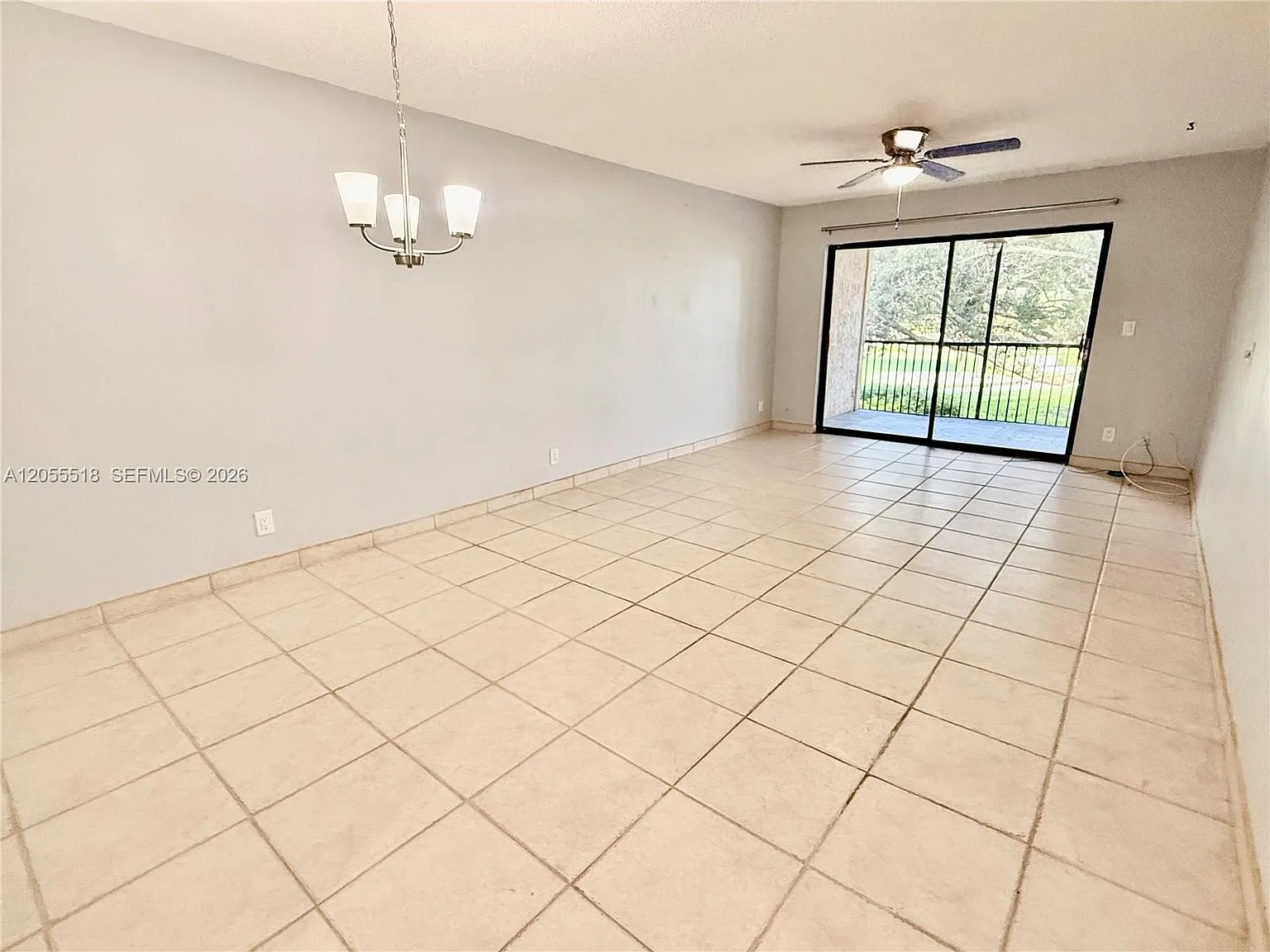 Coronado At Jacaranda Con — Photo 2