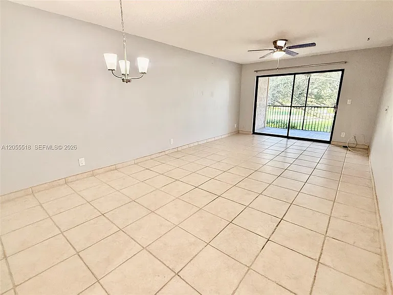200 Jacaranda Country Club Dr #4B — Photo 2