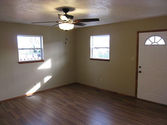 5th image of 722 3rd St