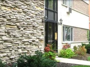 421 S. Harvey, Oak Park, IL 60302