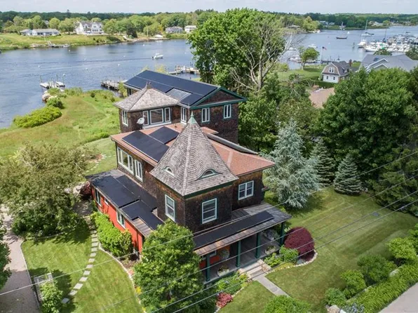 43 Avondale Rd, Westerly, RI 02891