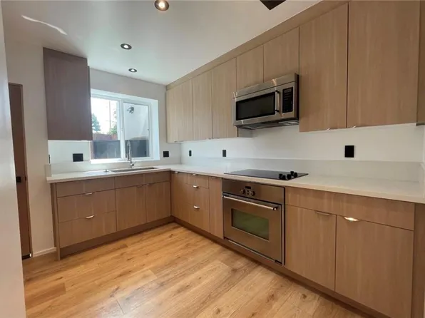 1713 W Alameda Ave, Burbank, CA 91506