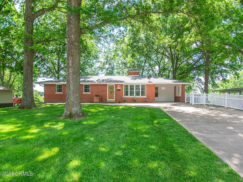 1st image of 4823 Rainbow Dr