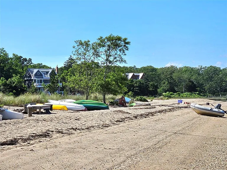 3650 Bay Shore Rd — Photo 4