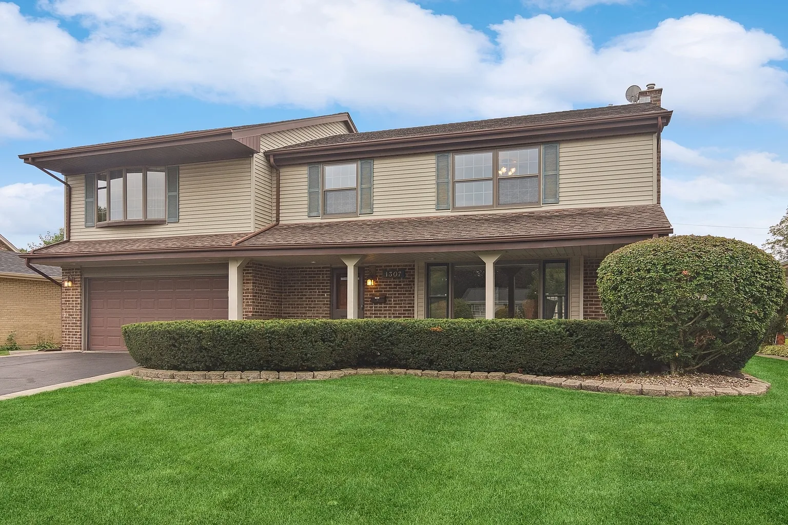 1307 E Ardyce Ln photo 1