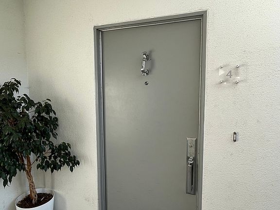4th image of 11942 Darlington Ave #4