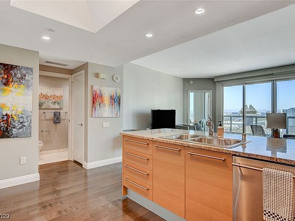 3rd image of 222 Karen Ave Unit 2205