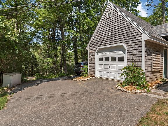 3rd image of 494 Meadowbrook Road
