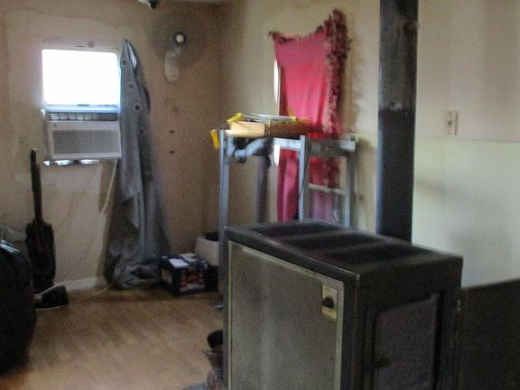 3rd image of 5792 Howell Rd