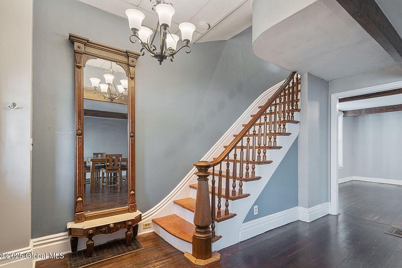 4th image of 58 Hudson Avenue