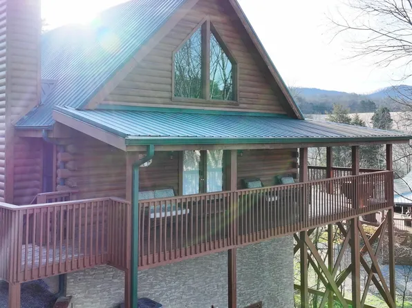 1915 Leatherwood Ln, Sevierville, TN 37862