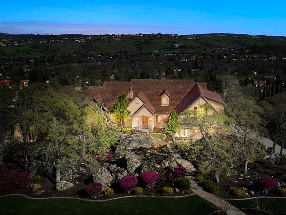 3rd image of 3001 Capetanios Dr