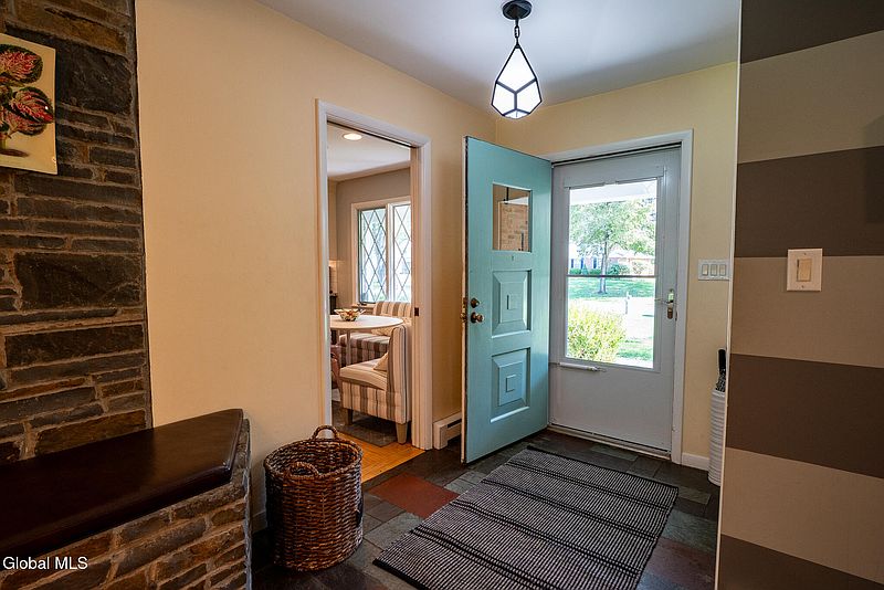 3rd image of 41 Thorndale Road