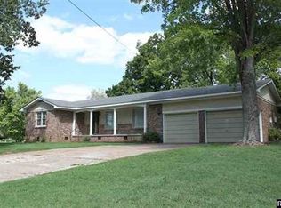 453 Morrow St, Dresden, TN 38225
