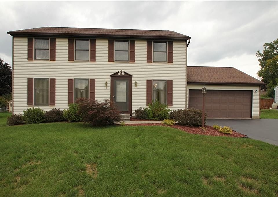 1st image of 7 Penshire Cir
