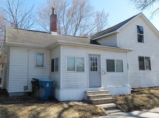 527 W 8th St, Waterloo, IA 50702