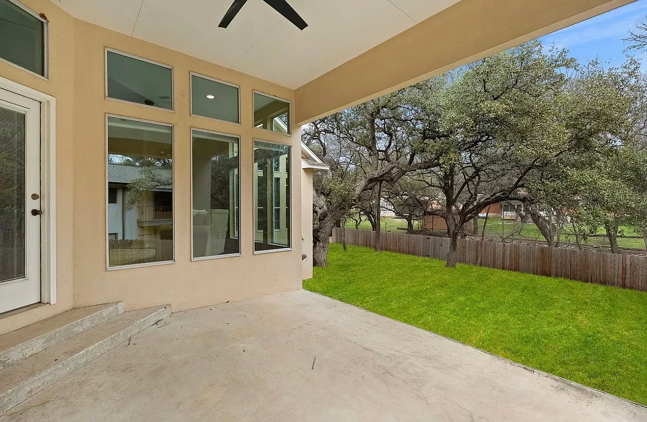 3 bed, 2.5 bath, 2737 sqft, $2,950 — Photo 4