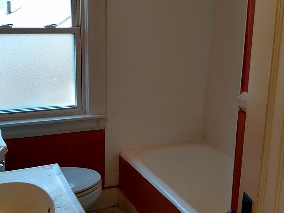 3rd image of 8751 Orangelawn St