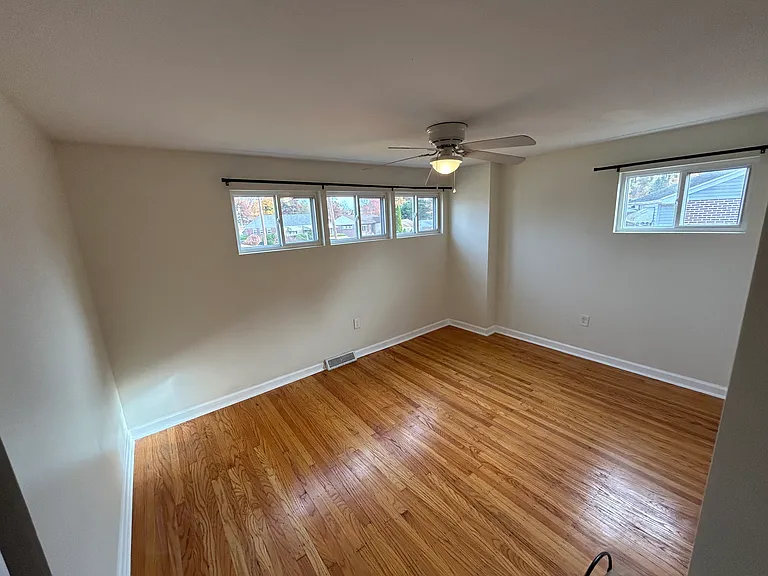 2237 S Bent Ln — Photo 6