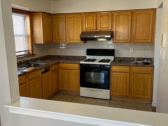 3rd image of 2005 Clintonville St Floor 2