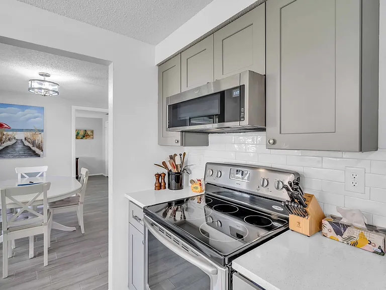 113 Corot Dr — Photo 8