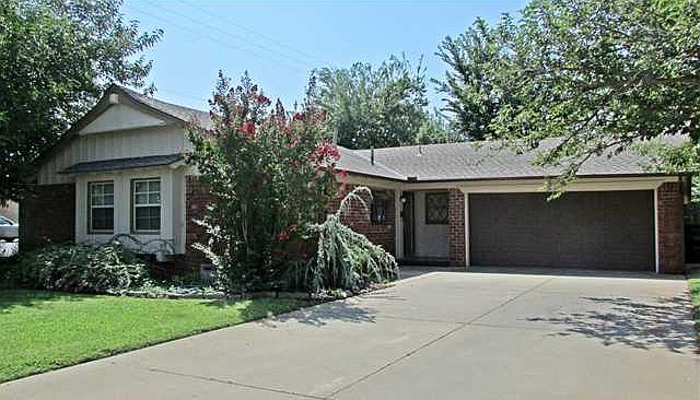 1st image of 2916 Lakeside Dr