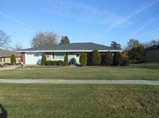 1616 Heiden Ave, Crest Hill, IL 60403
