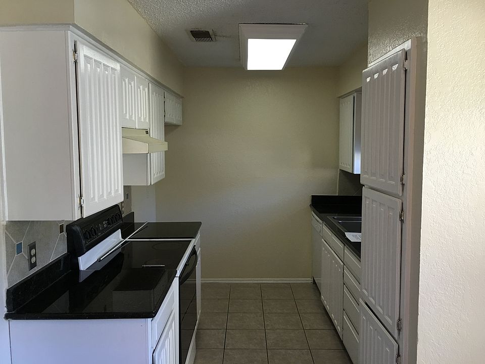 1st image of 6005 Brentcove Dr