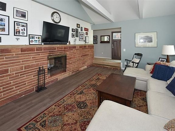 3rd image of 15 Daisy Ln