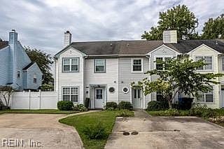 1st image of 1340 Victorian Cres