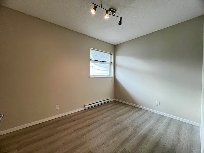 3142 Saint Johns St — Photo 6
