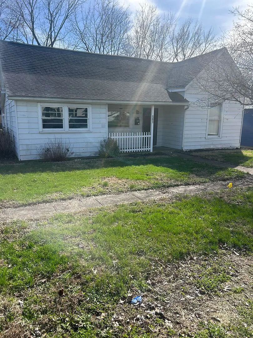 3 bed, 1.5 bath home for rent in Princeton, Indiana — Photo 1
