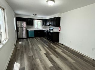 318 Saint Mary St, Burlington, NJ 08016