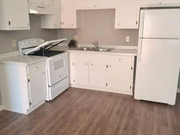 3rd image of 270 Shadow Lawn Dr #270