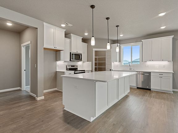 4729 W Thrush ST by Aho Construction