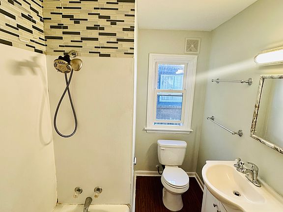 4th image of 1238 Kalamazoo Ave SE
